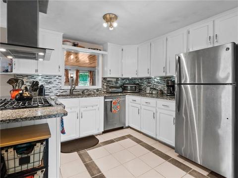 211 Getchell Ave, Woonsocket, RI 02895 photo 7
