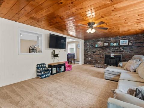 211 Getchell Ave, Woonsocket, RI 02895 photo 14