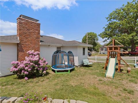 211 Getchell Ave, Woonsocket, RI 02895 photo 32