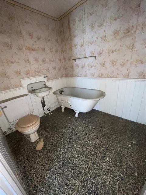 429 Willow St, Woonsocket, RI 02895 photo 9