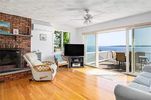 26 Riptide Dr, Saunderstown, RI 02874 photo 10