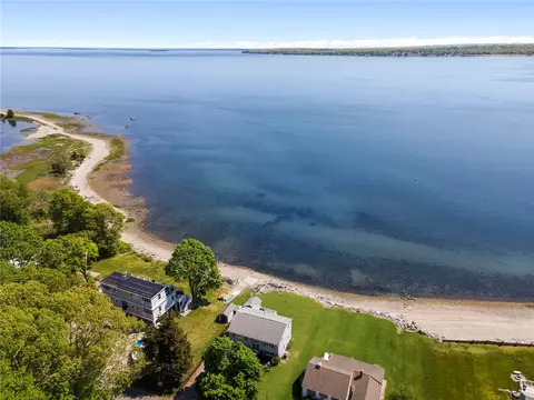 26 Riptide Dr, Saunderstown, RI 02874 photo 34