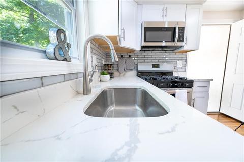128 Overbrook Ave, Warwick, RI 02889 photo 9