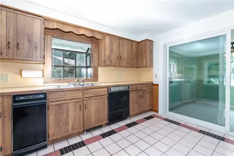 196 Lansdowne Dr, Warwick, RI 02888 photo 12
