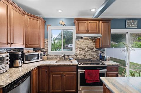 114 Abbott Ave, Warwick, RI 02886 photo 11