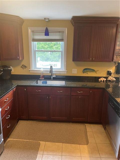 5 Pilgrim Dr, Warwick, RI 02888 photo 5