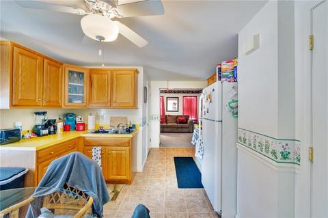 34 Jenckes St, Woonsocket, RI 02895 photo 2