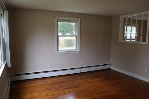 67 Buttonwoods Ave, Warwick, RI 02886 photo 11