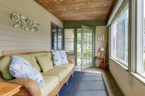 1 Riverview Ave, Bristol, RI 02809 photo 4