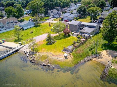 1 Riverview Ave, Bristol, RI 02809 photo 2