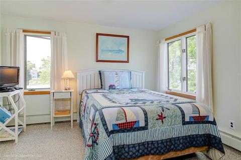 1 Riverview Ave, Bristol, RI 02809 photo 25