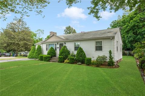4 Baker St, Warwick, RI 02886 photo 2