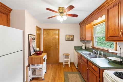 4 Baker St, Warwick, RI 02886 photo 4
