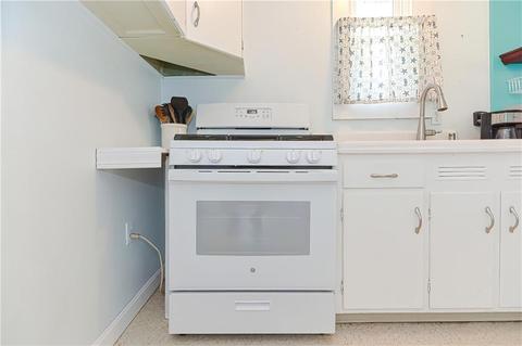 33 Everett Ave, Bristol, RI 02809 photo 15