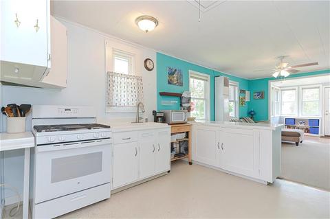 33 Everett Ave, Bristol, RI 02809 photo 9