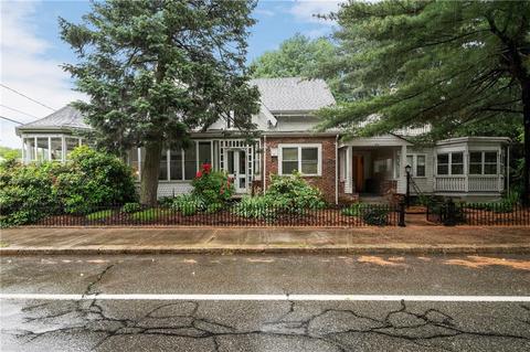 302 Providence St, Woonsocket, RI 02895 photo 4