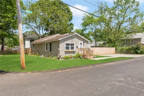 45 Pinehurst Ave, Warwick, RI 02889 photo 5