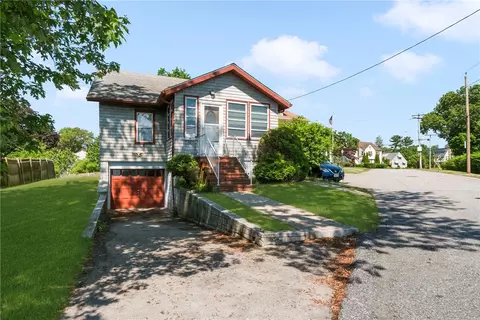 357 Parkside Dr, Warwick, RI 02888 photo 3