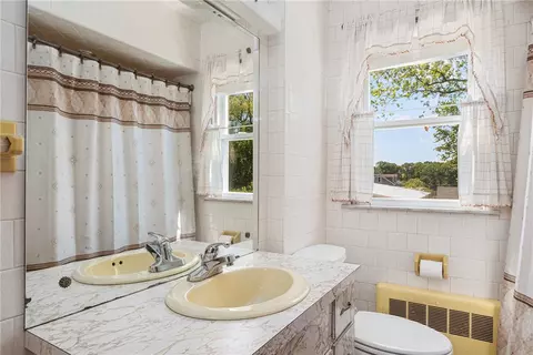 357 Parkside Dr, Warwick, RI 02888 photo 32