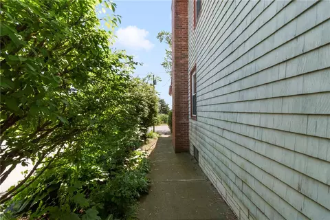 357 Parkside Dr, Warwick, RI 02888 photo 8