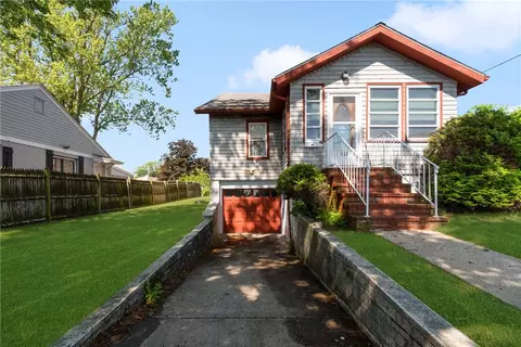 357 Parkside Dr, Warwick, RI 02888 photo 1