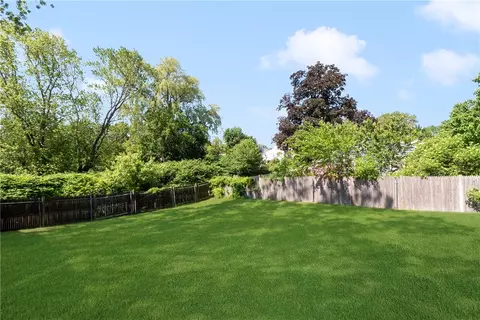 357 Parkside Dr, Warwick, RI 02888 photo 11