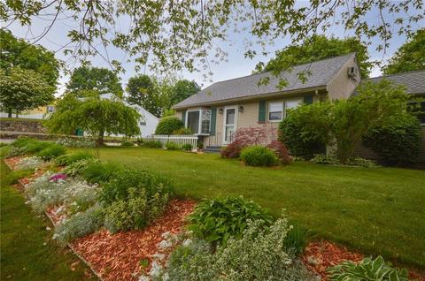 88 Madeleine Ave, Woonsocket, RI 02895 photo 3