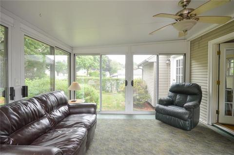 88 Madeleine Ave, Woonsocket, RI 02895 photo 11