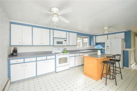 88 Madeleine Ave, Woonsocket, RI 02895 photo 17