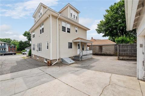 26 Blakeley St, Woonsocket, RI 02895 photo 8