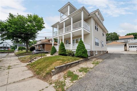 26 Blakeley St, Woonsocket, RI 02895 photo 3