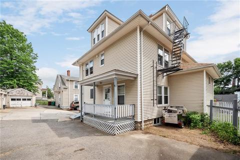 26 Blakeley St, Woonsocket, RI 02895 photo 10