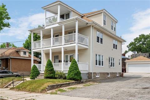 26 Blakeley St, Woonsocket, RI 02895 photo 4