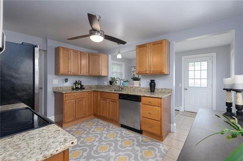 68 Barber Ave, Warwick, RI 02886 photo 4
