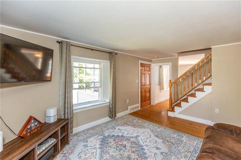 10 Link St, Warwick, RI 02886 photo 6