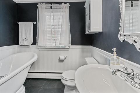 87 Mapleton St, Cranston, RI 02910 photo 12