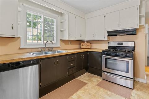 87 Mapleton St, Cranston, RI 02910 photo 11