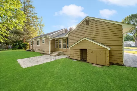130 Gorham Ave, Warwick, RI 02886 photo 39