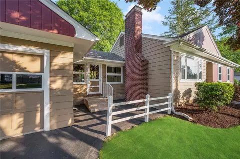 130 Gorham Ave, Warwick, RI 02886 photo 5