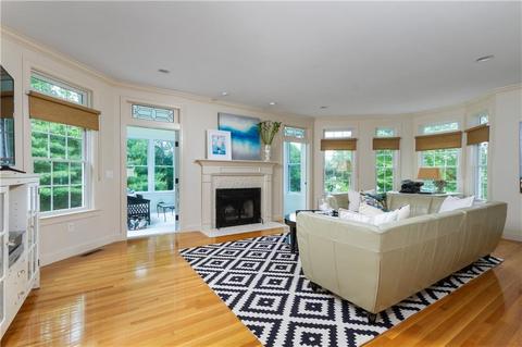 6 Griffith Rd, Saunderstown, RI 02874 photo 15