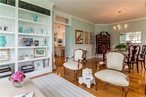 6 Griffith Rd, Saunderstown, RI 02874 photo 9