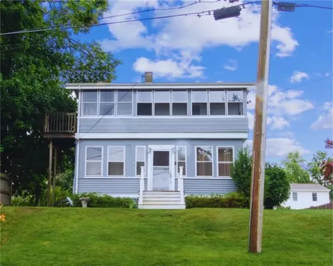 30 Rock Ave, Warwick, RI 02889 photo 1