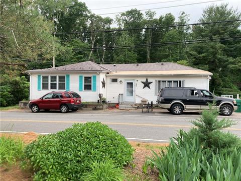 403 Commonwealth Ave, Warwick, RI 02886 photo 2