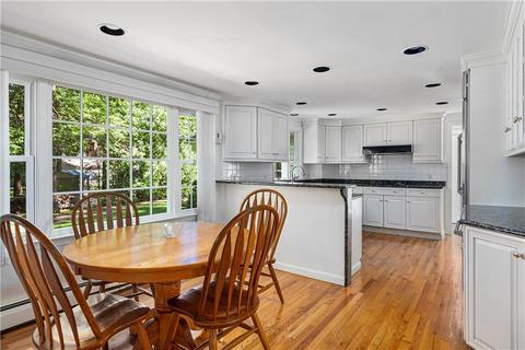 79 Ladderlook Rd, Warwick, RI 02886 photo 9