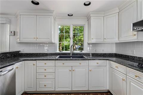 79 Ladderlook Rd, Warwick, RI 02886 photo 6