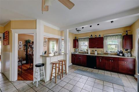 241 Oakley Rd, Woonsocket, RI 02895 photo 12