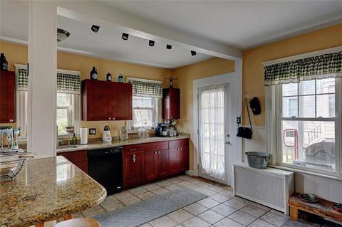 241 Oakley Rd, Woonsocket, RI 02895 photo 11
