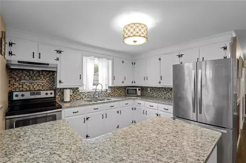 123 Fatima Dr, Warren, RI 02885 photo 8