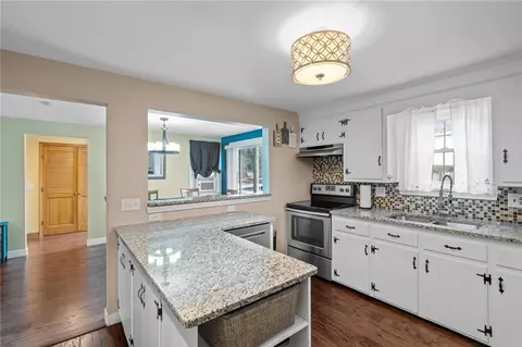 123 Fatima Dr, Warren, RI 02885 photo 6