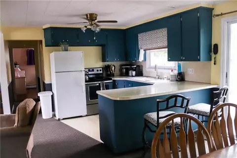 165 Hamilton St, Woonsocket, RI 02895 photo 9